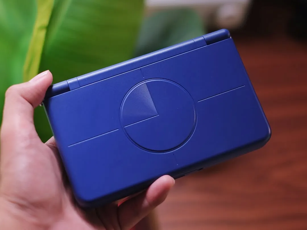 Retroid Pocket Flip 2 SD865 Handheld Full Specifications - Retro
