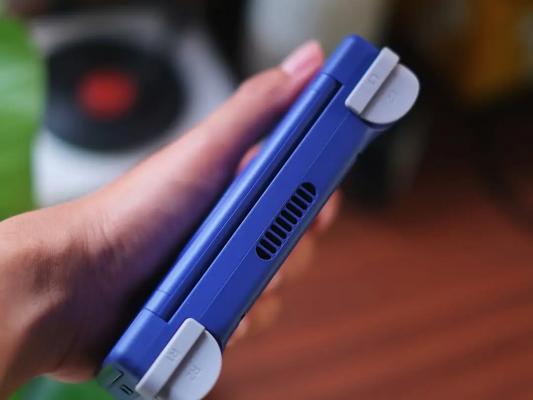 Retroid Pocket Flip 2 SD865 Handheld Full Specifications - Retro